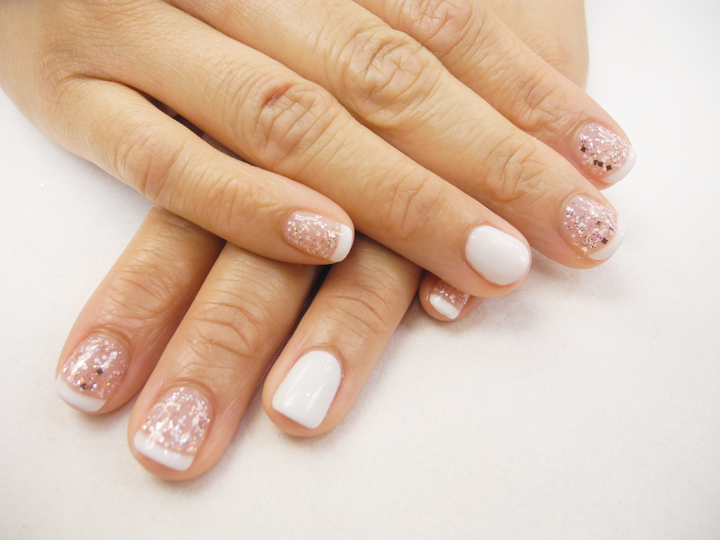 Nail Art - OPI L00 Alpine Snow BANDI BG209 Prism Pink french style square white sheer led gelcolor glitter